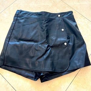 Fashion Nova-Black Skort-NWT(Large)
